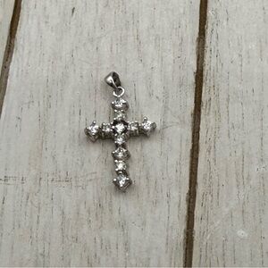 Elegant Silver tone Cross Pendant